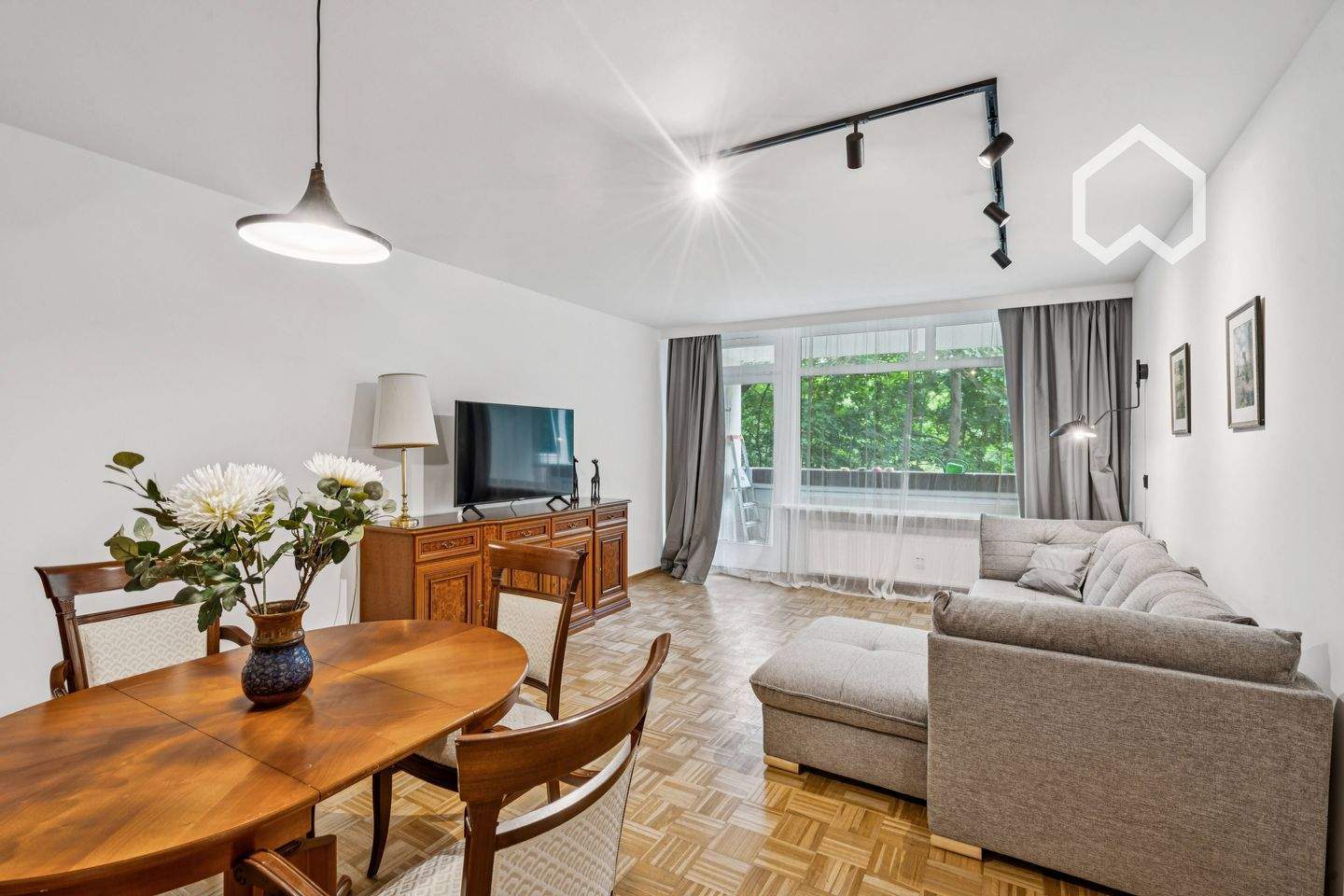 VErwalted von Wunderflats: Charmante & Großzügige Wohnung mit sonnigem Balkon in Westend - Ruhig, grün & gut angebunden - Photo 1