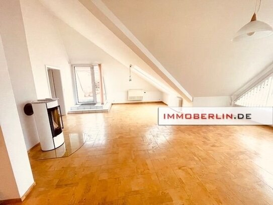 IMMOBERLIN.DE - Sonnendurchflutete Wohnung mit großer Sonnenterrasse & Pkw-Stellplatz nähe Ortskern