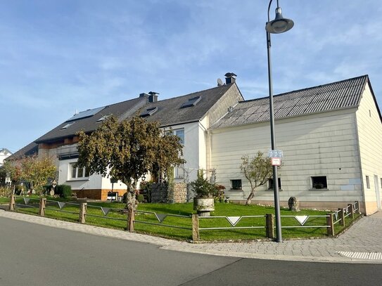 Großzügiges Einfamilienhaus mit viel Potenzial in Arzfeld zu verkaufen