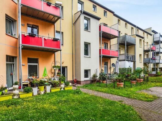 Moderne Wohnung mit Einbauküche und Balkon