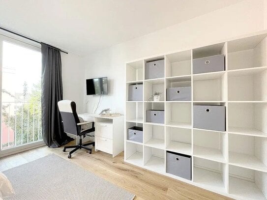 Stylish & Well-Connected - Fully Furnished Apartment ideal for Students & Professionals!