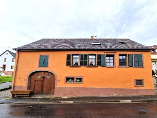 Freistehendes Bauernhaus / mit kleinem Garten / Garage Mandelbachtal OT