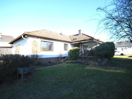 Bungalow mit viel Platz und großem Grundstück in schöner Lage!