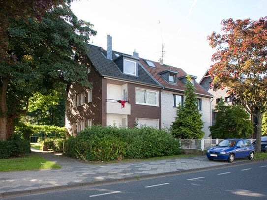 Individuelle Dachgeschloss-Single-Wohnung in Lierenfeld