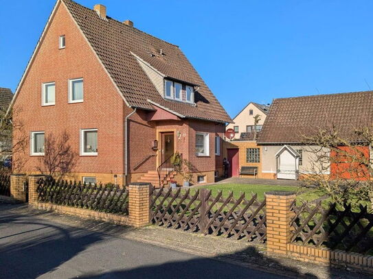 Einfamilienhaus mit Einliegerwohnung in Uetze/Eltze