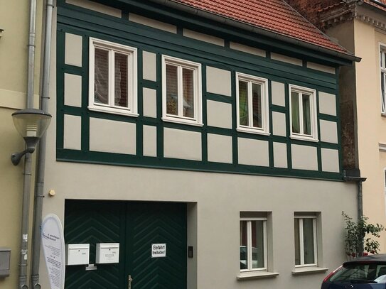 Stadthaus mit Balkon im Zentrum