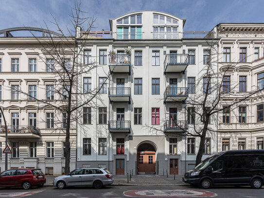 Schöne 4 Zimmer-Altbau-Wohnung in begehrter Citylage- direkt am Gleisdreieck-Park vermietet!