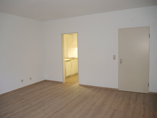 Gepflegtes 1,5-Zimmer Apartment, ca. 40 m², 3.OG, Aufzug, Balkon, Hausmeister