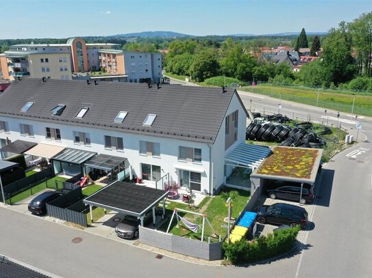 Reiheneckhaus mit zwei Carports für junge Familie in Meckenbeuren