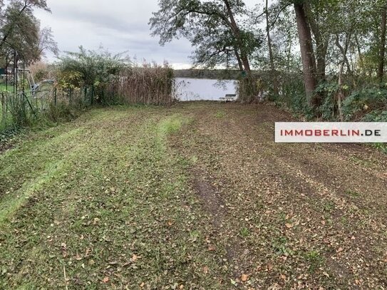 IMMOBERLIN.DE - Wassergrundstück mit Seeblick! Exzellentes Bauland am Zeesener See