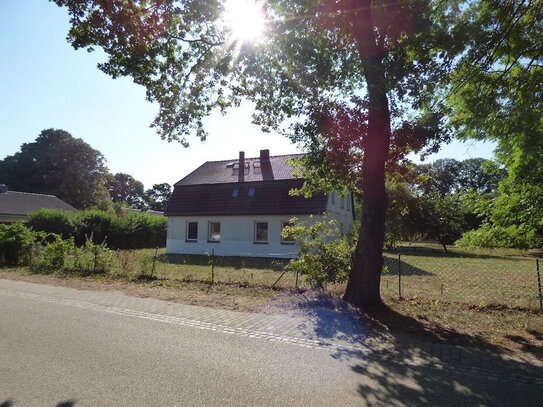 Einfamilienhaus in herrlich ruhiger Lage ! Sanierungsobjektt !