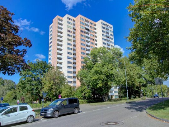 BESONDERE WOHNUNG MIT 2 BALKONEN - MODERNE EINBAUSCHRÄNKE UND TIEFGARAGE