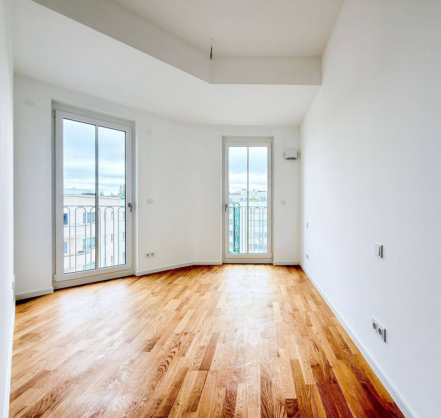 Helle 2-Zimmerwohnung - modern mit Fußbodenheizung, bodentiefe Fenster - zentral und gut gelegen - Foto 1