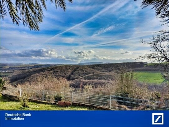 Bungalow auf großem Grundstück in exponierter Lage