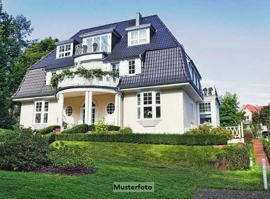 Repräsentative Villa mit Einlieger + provisionsfrei +
