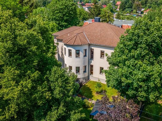 Leben und Arbeiten auf zwei Etagen mit je 182 m²