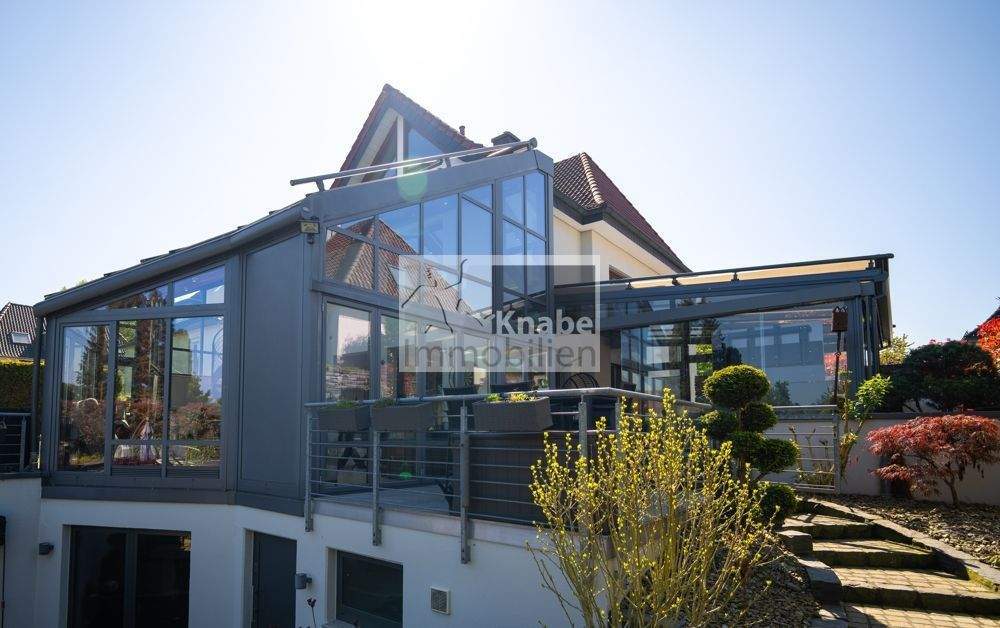 Sonnenverwöhnte Architektur trifft exklusiven Wohnkomfort!