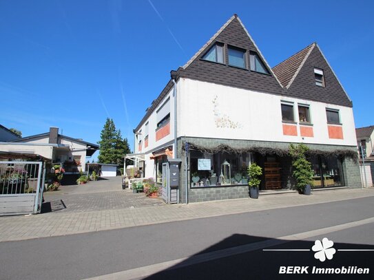 BERK Immobilien - Einzigartiges Ensemble *Wohn-/Geschäftshaus + Lagerhalle/Büros & bebaubarer Grund*