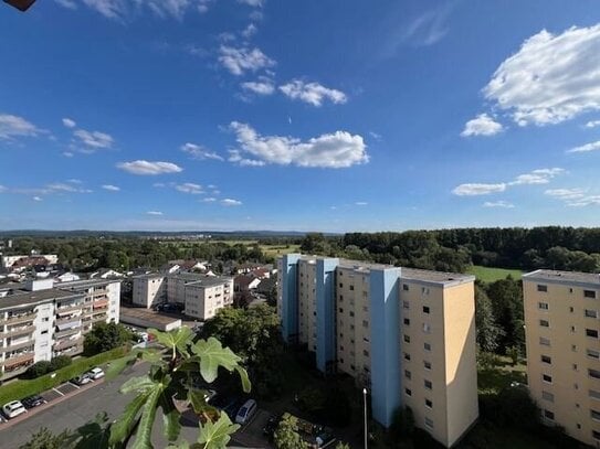 **Modernisierte Eigentumswohnung plus Garage mit tollem Ausblick in zentraler Wohnlage**