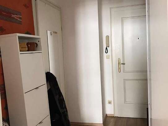 Neu renovierte 1 ZIMMER Wohnung