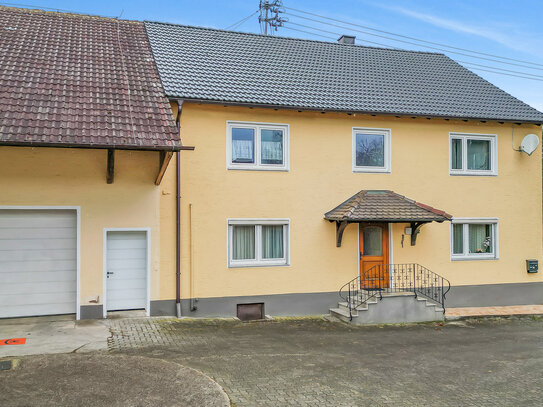 Hofstelle mit Zweifamilienhaus in Kirchheim