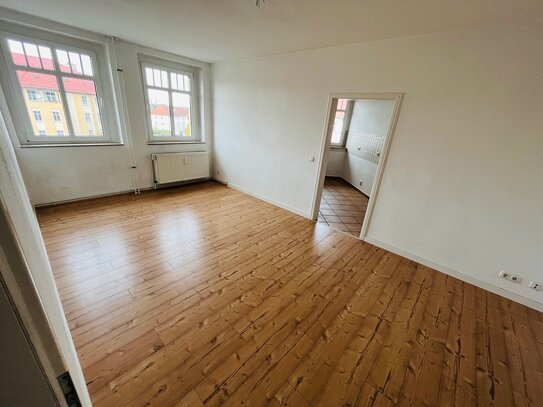 **Besichtigung: Sa., 18.01. um 15:15 Uhr** 3-Zimmer-Altbau-Whg im schönen Altbau!