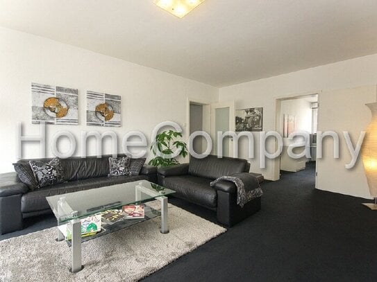 Bochum city centre: Bright, generously proportioned three bedroomed apartment with balcony, directly in the city centre