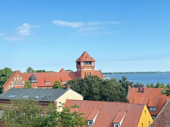 Sanierte 3-Raumwohnung mit Aufzug und einzigartigen Ausblick in der Innenstadt!