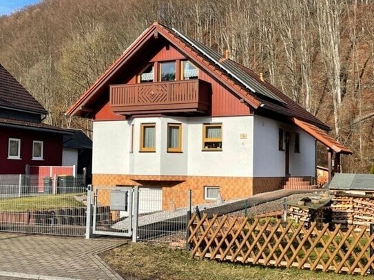 RESERVIERT! Modernes gepflegtes Einfamilienhaus in idyllischer Lage am Ortsrand