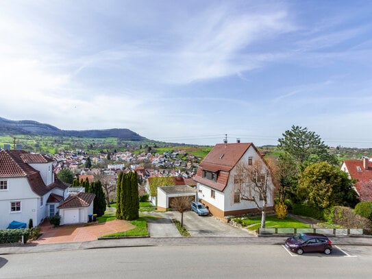 3 Zimmer DG-Wohnung mit schönem Ausblick über Neuffen