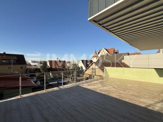 Große Terrasse mit Blick auf das Schloss Ratibor