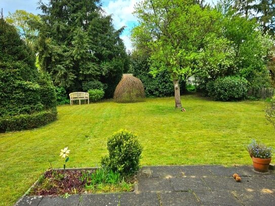 Bauplatz für Einfamilienhaus auf sonnigem Grundstück in beliebter Lage von Sasel!