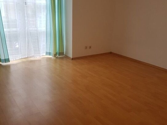 Teilmöbliertes Apartment (24 qm) in Uni- und Stadtzentrum-Nähe mit eigener Küche und Badezimmer