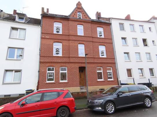 Eine von zwei topmodernen Maisonette-Wohnungen, kernsaniert in ruhiger Seitenstraße GE-Bismarcks