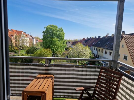 Großzügige 2-Raumwohnung mit Balkon, mit günstigen Gasvertrag, WG geeignet