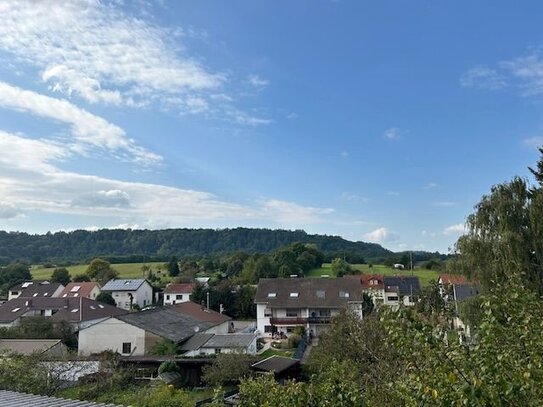 In unverbaubarer Lage und herrlichem Ausblick, freist. 1 - 2 Fam.- Haus in Felsberg