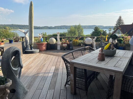 Traumhafte Wohnung in Pönitz am See. Großzügiges Raumgefühl, mit einmaligem Weitblick, Schwimmbad und Sauna.