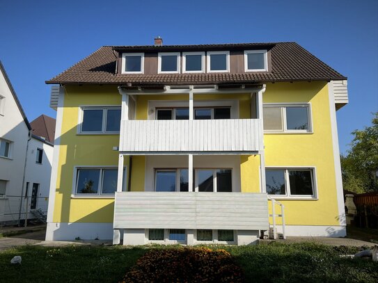 Mehrfamilienhaus mit ca. 297 m² Wohnfläche und 748 m² Grundstück in Schwabach, mit 4 Wohneinheiten und 3 Garagen.