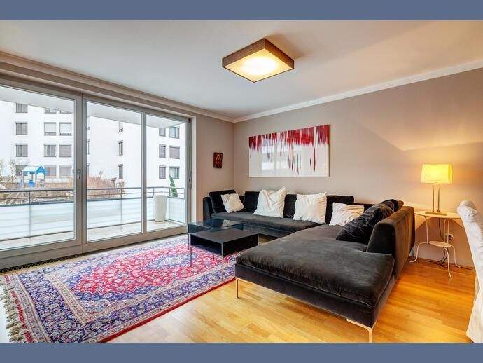 Möbliert: Ruhige Balkonwohnung mit Blick in den Innenhof