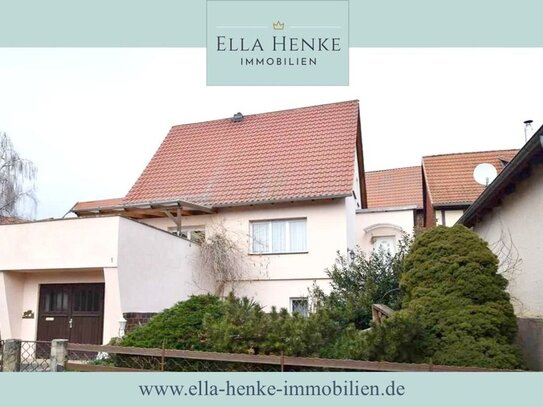 Gemütliches, freistehendes Einfamilienhaus mit Keller + Garage.