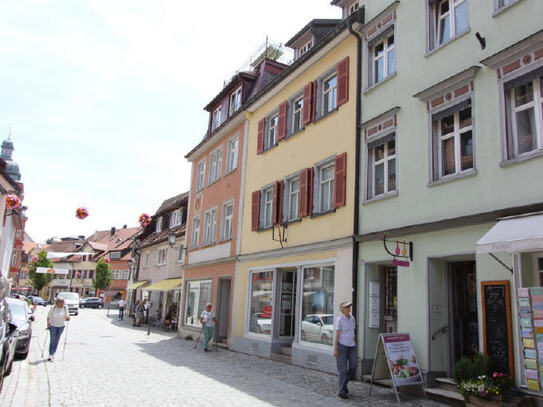 Tolles Altstadthaus mit Dachterrasse und schönen Aussichten über Dächer der Stadt und zur Kirche