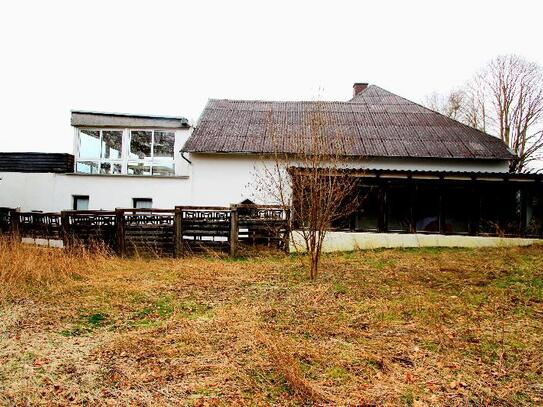 Landhaus Gästehaus mit Wohlfühlatmosphere Außenpool Innenpool Sauna Dachterrasse Gewächshaus