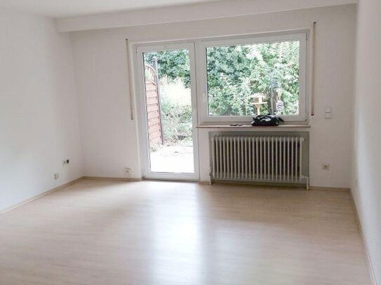 Sehr, schöne, helle und neu renovierten 2 Zi-Whg mit EBK, Terrasse und AA in Würzburg-Frauenland