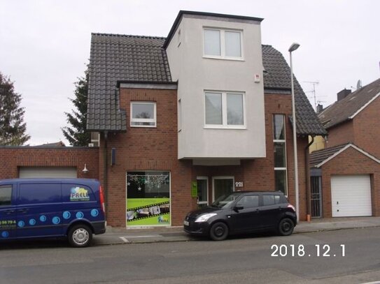 Wohnen wie im eigenen Haus - ebenso großzügige wie helle Maisonette-Wohnung in Jülich - Heckfeld