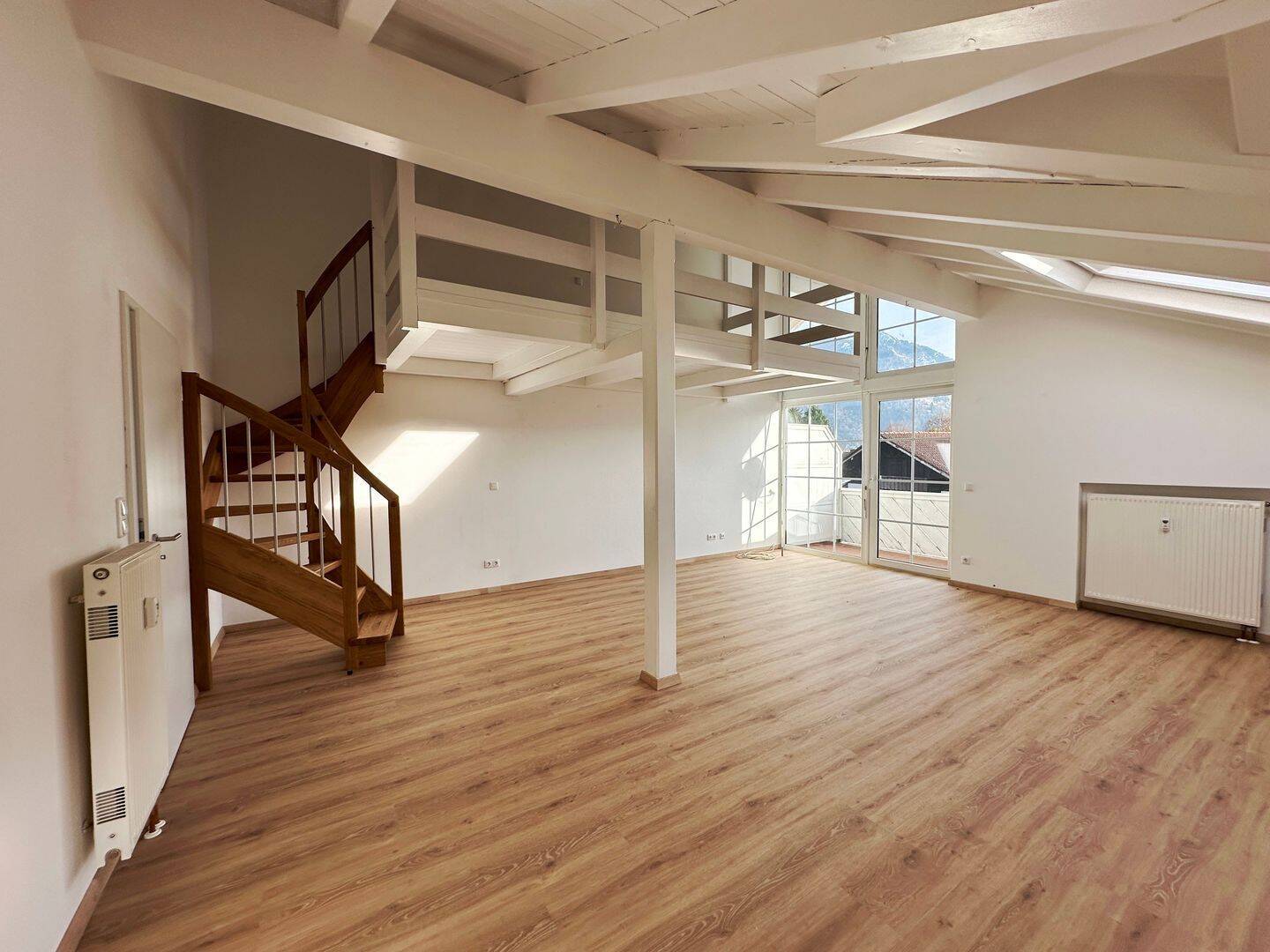                                                               Neu renovierte DG-Wohnung mit Aufzug                                                       in Grassau (Traunstein)