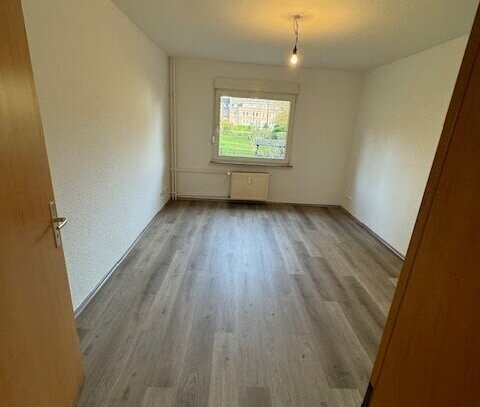 3 Zimmer im Erdgeschoss auf der Karl-Jarres-Straße..