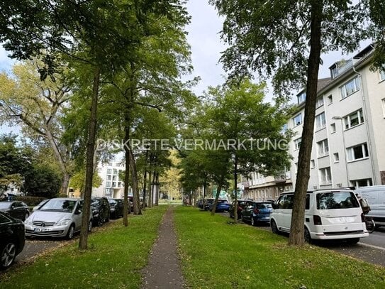 Modernisierte Zweizimmerwohnung am Volksgarten