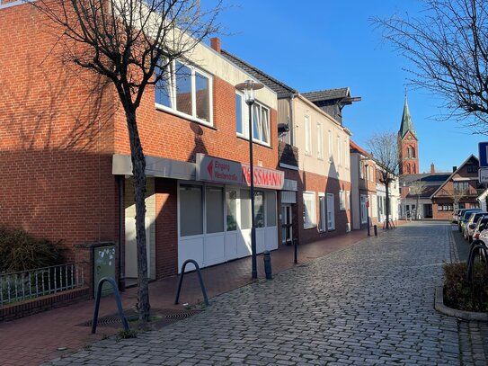 Renovierte 4-Zimmer Wohnung mit Dachterrasse in zentraler, ruhiger Seitenstraße