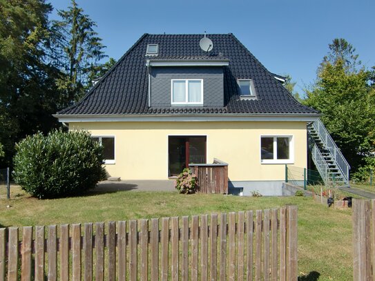 Terrassen-Wohnung zzgl. 45 m² Souterrain und 422 m² Gartenanteil