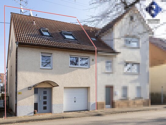 Gepflegte Doppelhaushälfte für die kleine Familie mit Wintergarten und Gartenanteil